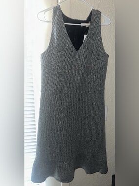 LOFT Black and White Textured V‑Neck Sheath Dress